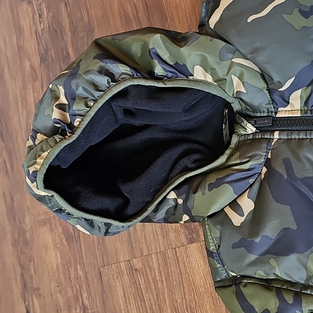 Old Navy Unisex Camo-print Zip-Up Hooded Puffer Coat Size 4T - Picture 5 of 6